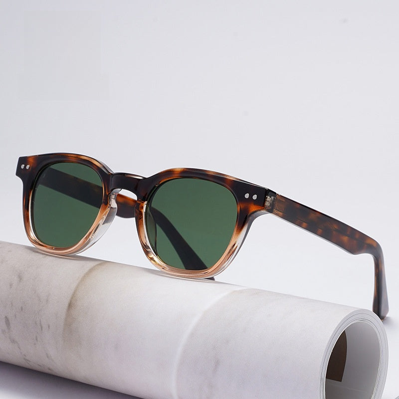 The Monza Sunglasses - Retro gold-pin frame with polarized UV400 lenses